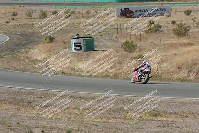 media/Apr-20-2025-AHRMA (Sun) [[393a79c373]]/Race/Group 11 early race/Turn 4b/